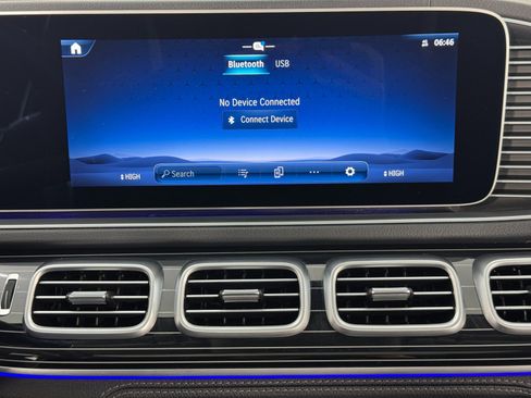 Used 2024 Mercedes-Benz GLS 580 4MATIC image 29