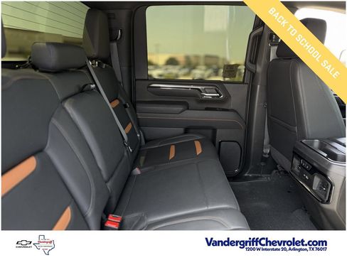 Used 2025 GMC Sierra 2500 AT4 AWD/4WD image 27