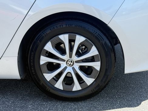 Used 2022 Toyota Prius Prime XLE image 11