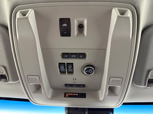 Used 2019 Chevrolet Suburban Premier AWD/4WD image 20