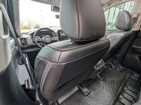 Used 2023 Nissan Pathfinder Platinum w/ Cargo Package image 15