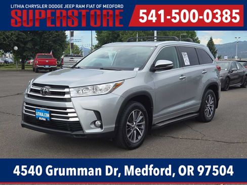 Used 2018 Toyota Highlander XLE FWD image 1