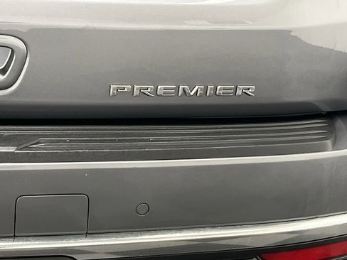 Used 2021 Chevrolet Suburban Premier w/ Premium Package AWD/4WD image 37