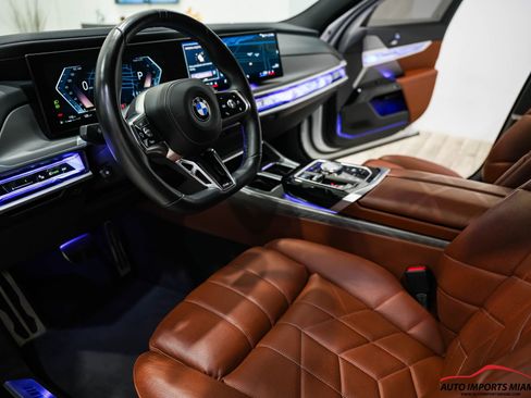 Used 2023 BMW 760i xDrive image 36