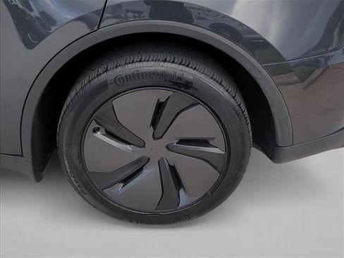 Used 2026 Tesla Model Y 2WD image 21
