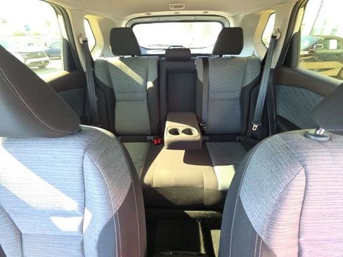 Used 2023 Nissan Rogue SV image 21