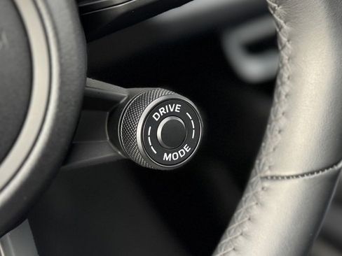 Certified 2025 Porsche Cayenne Coupe image 23