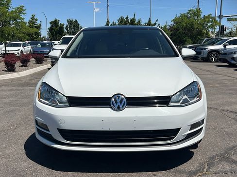 Used 2017 Volkswagen Golf SE FWD image 2