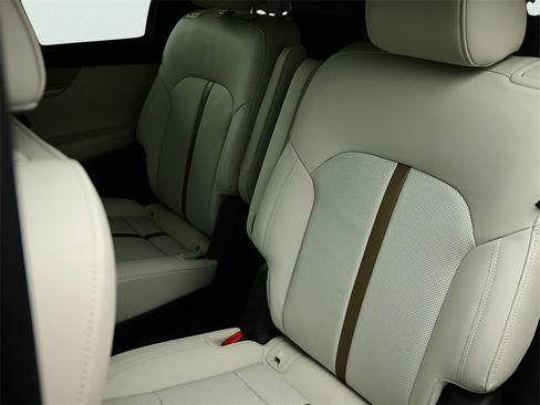 New 2025 MAZDA CX-90 Plug-In Hybrid w/ Premium Plus image 9