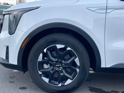 Certified 2025 Kia Sorento S w/ Panoramic Sunroof Package image 31