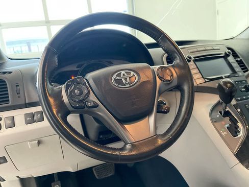 Used 2015 Toyota Venza Limited image 14