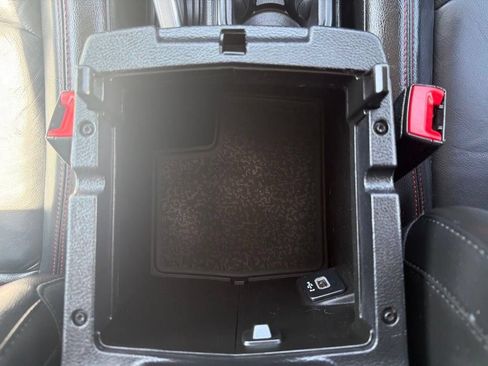 Used 2018 Jeep Wrangler Unlimited Rubicon AWD/4WD image 40