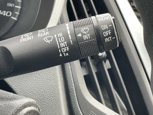 Used 2017 Chevrolet Equinox LS image 24