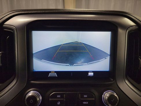 Used 2020 GMC Sierra 1500 SLE image 18