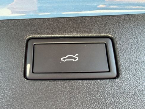 New 2026 Volkswagen Tiguan SE image 11