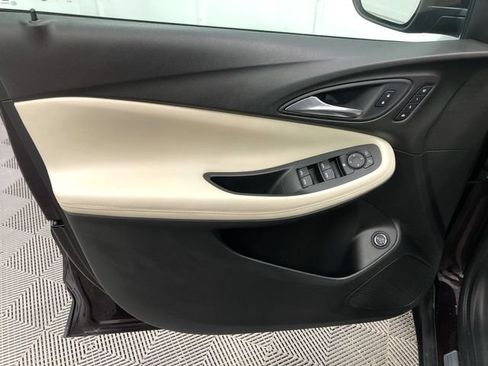 Used 2021 Buick Encore GX Essence w/ Experience Buick Package FWD image 19