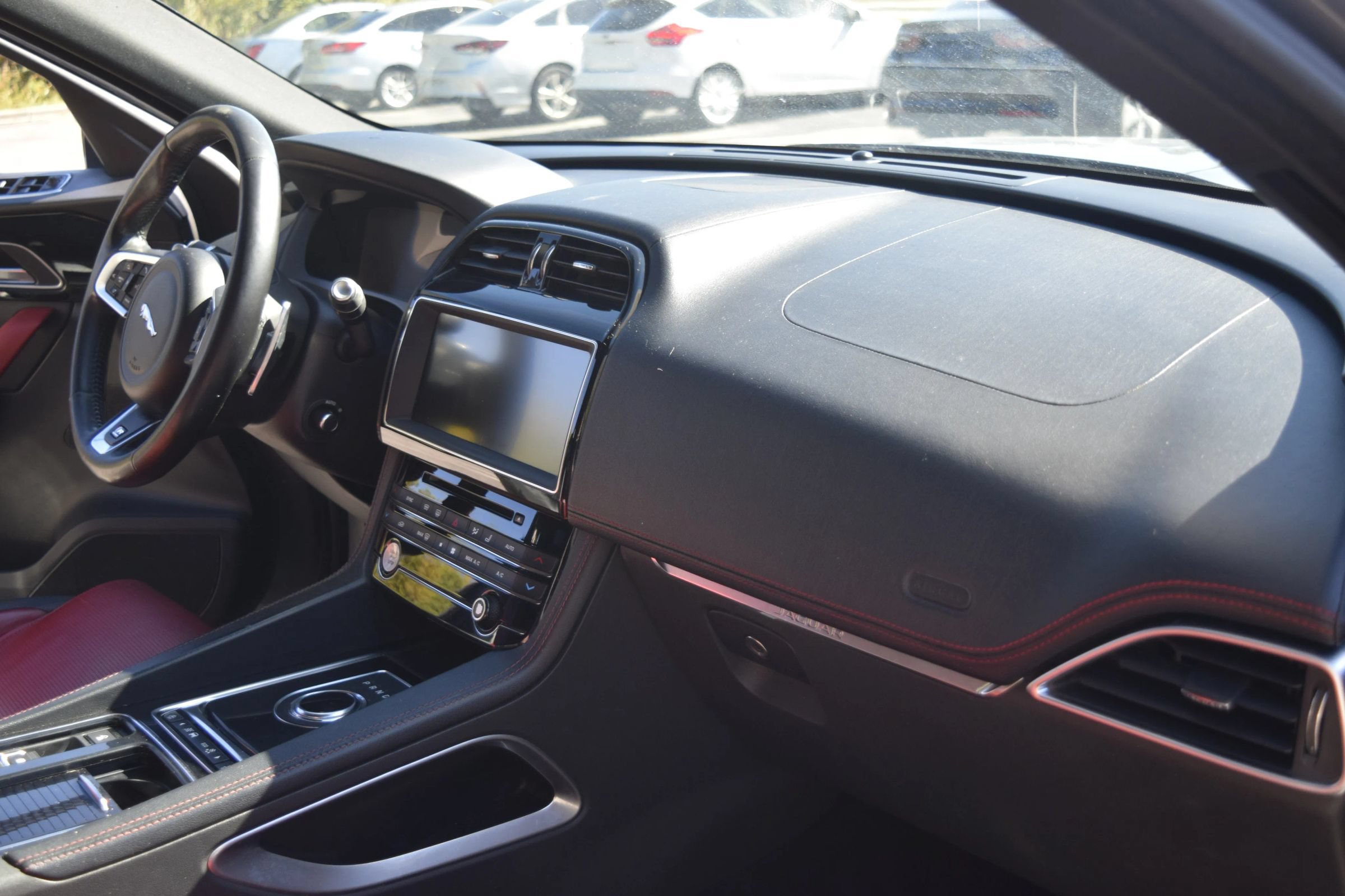 Used 2018 Jaguar F-PACE R-Sport AWD/4WD image 11