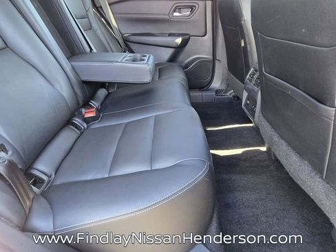 Used 2023 Nissan Rogue SL w/ SL Premium Package image 16