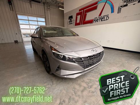 Used 2022 Hyundai Elantra SEL image 1