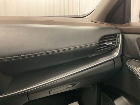 Used 2023 Nissan Rogue SV w/ SV Premium B Package image 27