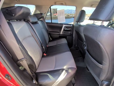 Used 2019 Toyota 4Runner SR5 Premium image 31
