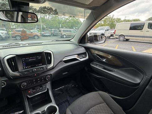Used 2020 GMC Terrain SLE w/ Elevation Edition FWD image 18