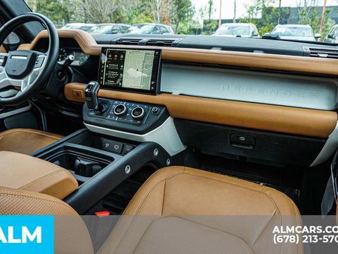 Used 2023 Land Rover Defender 130 SE image 27