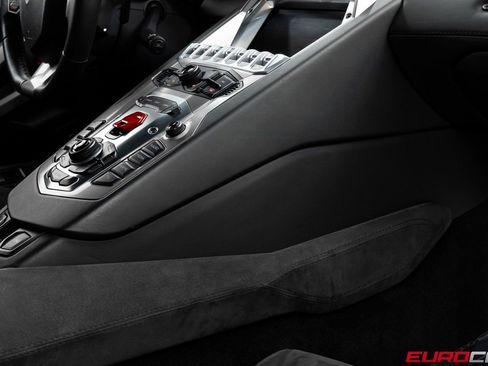 Used 2015 Lamborghini Aventador LP 700-4 AWD/4WD image 33