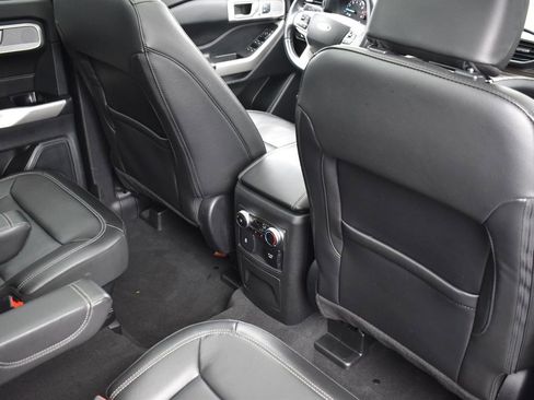 Used 2022 Ford Explorer Limited image 34