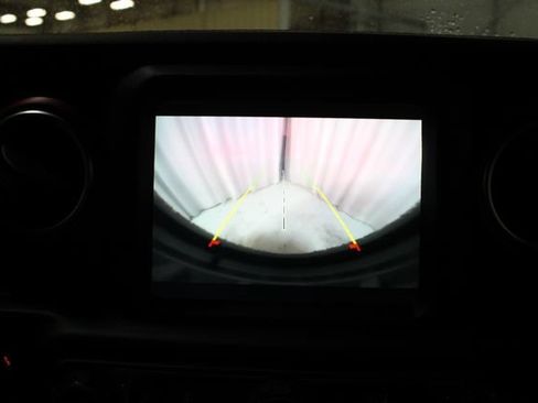 Used 2023 Jeep Wrangler Unlimited Rubicon w/ LED Lighting Group AWD/4WD image 3