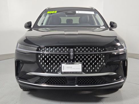 Certified 2024 Lincoln Nautilus Reserve image 8