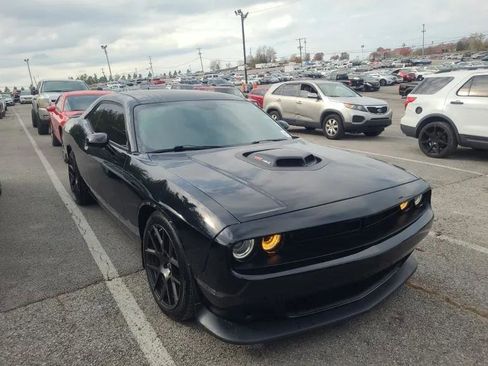 Used 2016 Dodge Challenger R/T Scat Pack image 2
