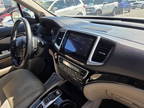 Used 2016 Honda Pilot Touring image 4