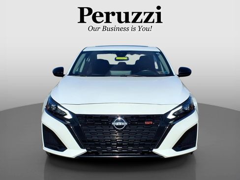 Certified 2023 Nissan Altima 2.5 SR w/ SR Premium Package FWD image 9