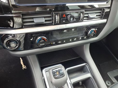 New 2026 Nissan Pathfinder SV image 12