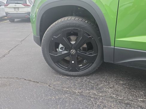 New 2025 Volkswagen Taos SEL image 34