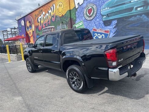 Used 2020 Toyota Tacoma SR5 image 3