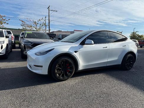 Used 2020 Tesla Model Y Long Range AWD/4WD image 1
