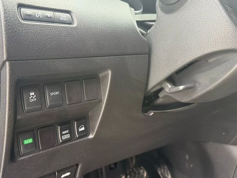 Used 2015 Nissan Rogue SV w/ SV Family Package image 17