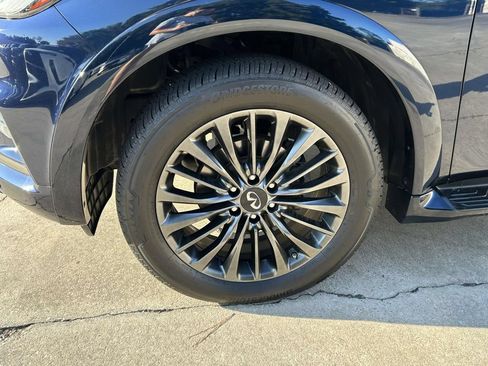 Used 2022 INFINITI QX80 Premium Select w/ All-Season Package RWD image 9