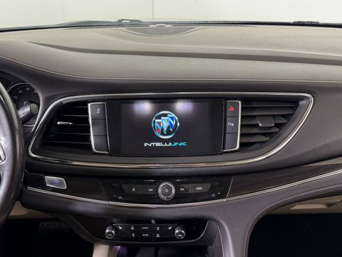 Used 2018 Buick Enclave Essence image 13