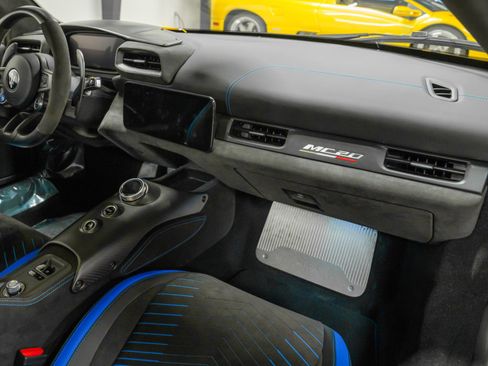 Used 2023 Maserati MC20 Spyder image 13