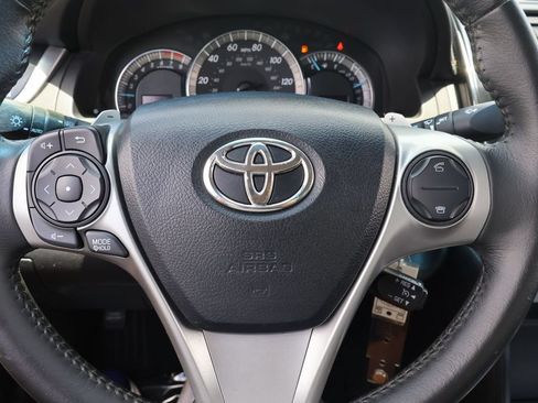 Used 2012 Toyota Camry SE FWD image 19