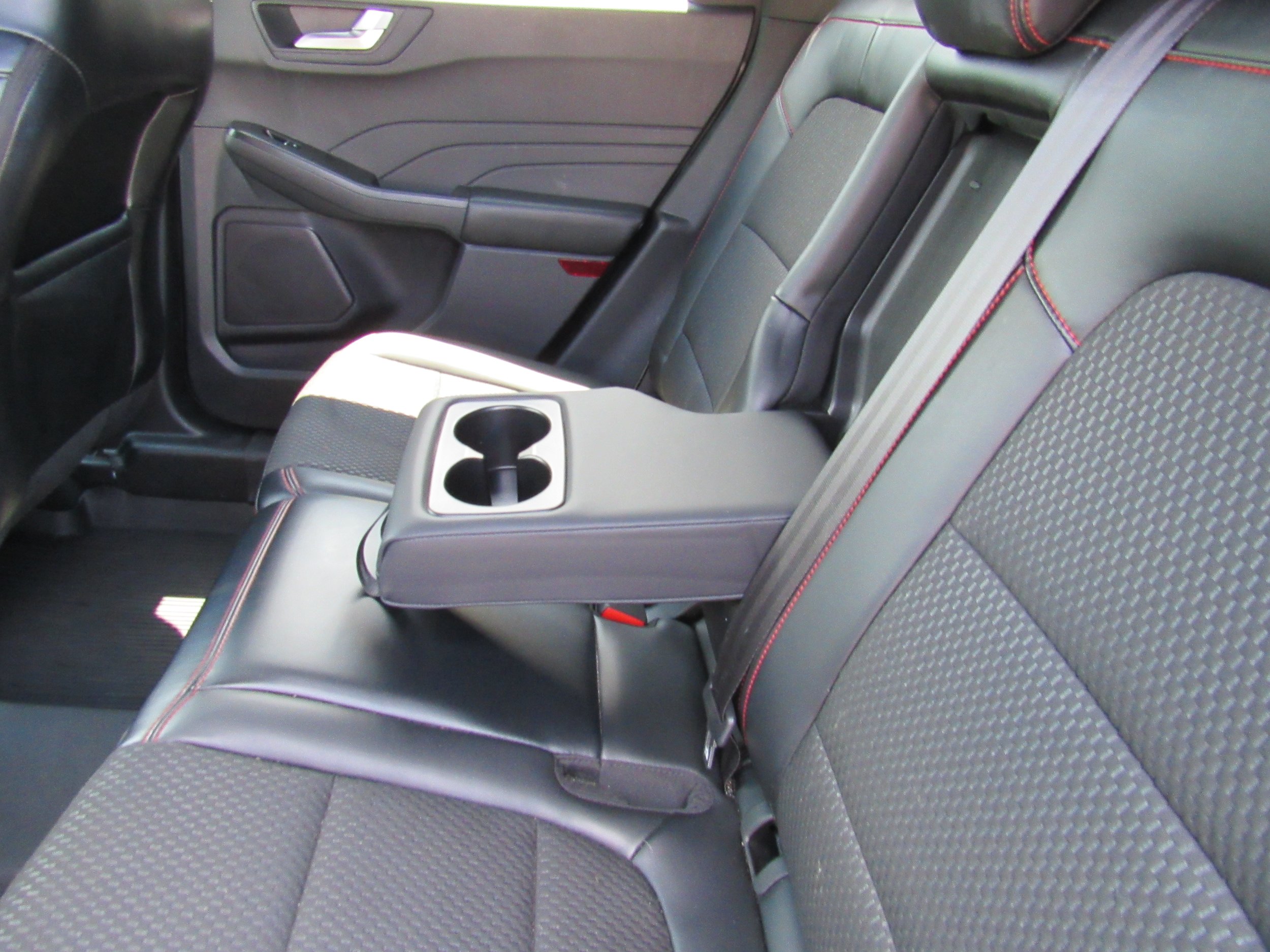 Used 2024 Ford Escape ST-Line w/ Tech Pack #1 AWD/4WD image 28
