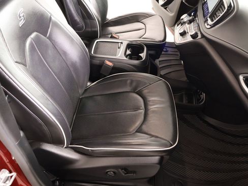 Used 2018 Chrysler Pacifica Limited w/ Advanced Safetytec Group image 16