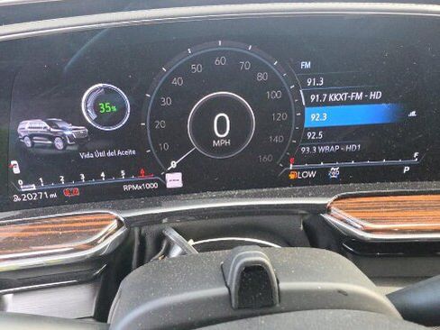 Used 2024 Cadillac Escalade Premium Luxury AWD/4WD image 16