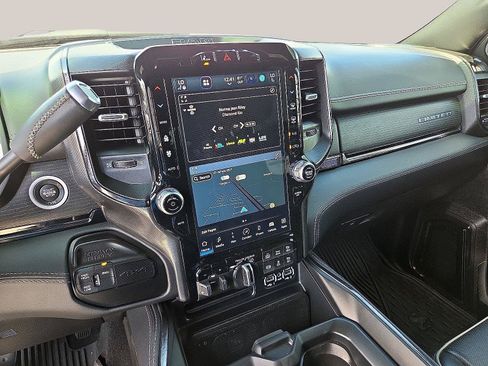 Used 2024 RAM 2500 Limited AWD/4WD image 18