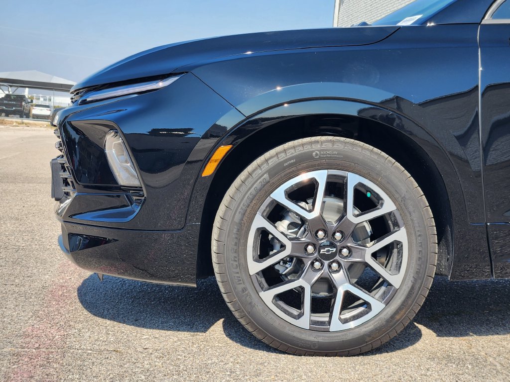 New 2026 Chevrolet Blazer RS w/ Driver Confidence II Package FWD image 5