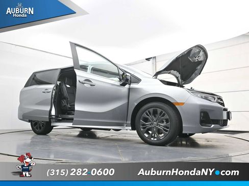 New 2026 Honda Odyssey Touring image 34