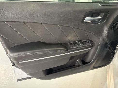 Used 2022 Dodge Charger SXT RWD image 18